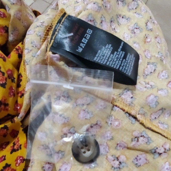 SOLD Urban Outfitters Floral Print Double Breasted Dres - Picture 6 of 6